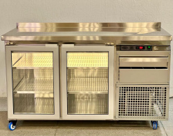 Стол холодильный GLACIER с боковым агрегатом, 1 стеклянная дверь (930*700*900)